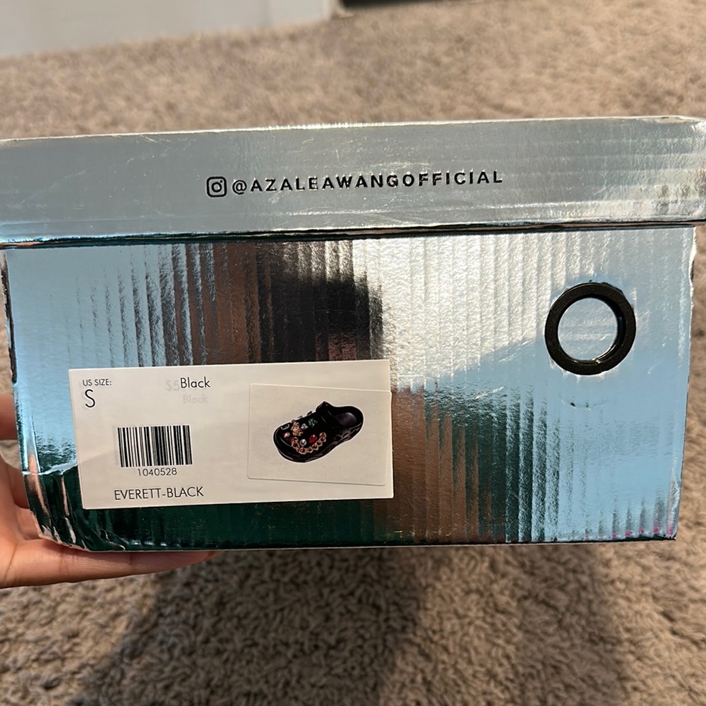 AZALEA WANG EVERETT BLACK MULTI STONE GOLD CHAIN FLAT - Picture 5 of 6
